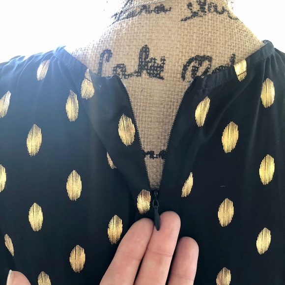 🍃LAST 1 Sm💕NWT Black&Gold Flutter Sleeve Romper - Picture 12 of 14